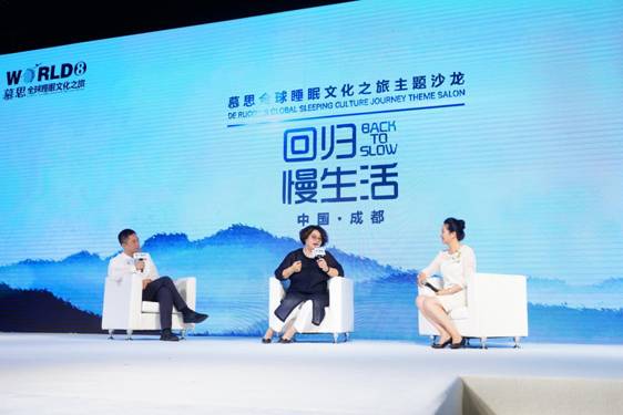 中央社科院在《中產(chǎn)階層的未來(lái)發(fā)展趨勢(shì)與社會(huì)治理創(chuàng)新》報(bào)告中顯示：中國(guó)的中產(chǎn)階層規(guī)模正在日益龐大。但與發(fā)達(dá)國(guó)家的中產(chǎn)階層不同，國(guó)內(nèi)的“新中產(chǎn)”對(duì)自身處境有強(qiáng)烈的焦慮感。面對(duì)國(guó)內(nèi)不斷上漲的房屋等大宗消費(fèi)品價(jià)格的上升，這種焦慮感還有加大之勢(shì)。